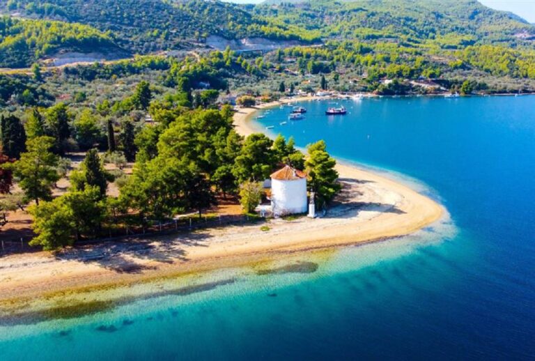 Παραλία μύλος στα Γιάλτρα